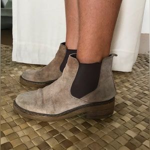 Brown chelsea boots size 8